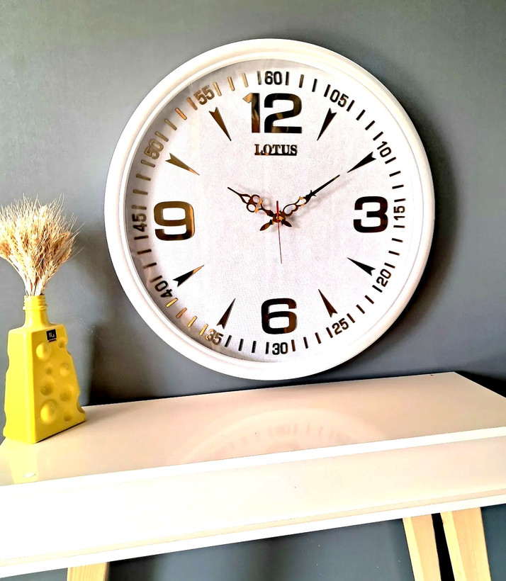 ساعت دیواری لوتوس 770